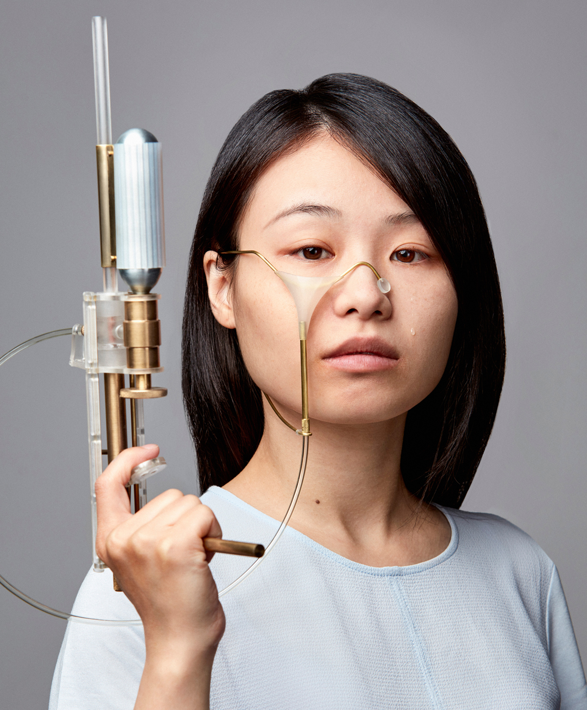 tear-gun-coneptual-product-design-yi-fei-chen-dutch-design-wekk-2016_dezeen_col_1