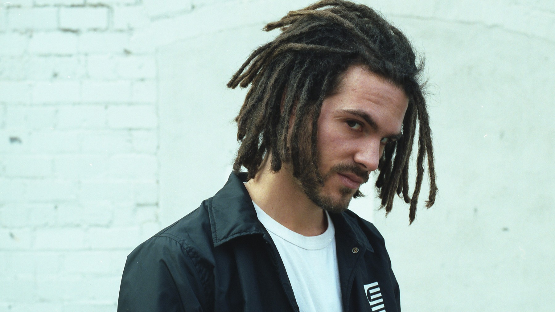 FKJが待望のデビュー・アルバム『French Kiwi Juice』をリリース