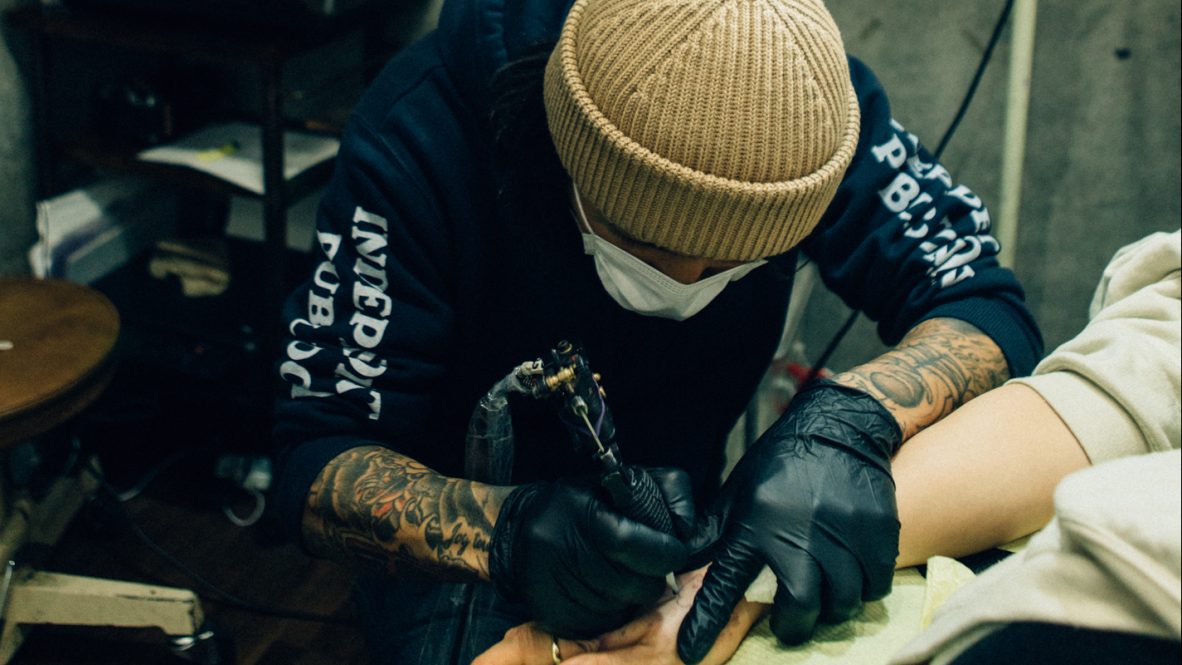 特集】Life with Tattoo Vol.4｜Kaji（Joytown Tattoo ）インタビュー - FNMNL (フェノメナル)